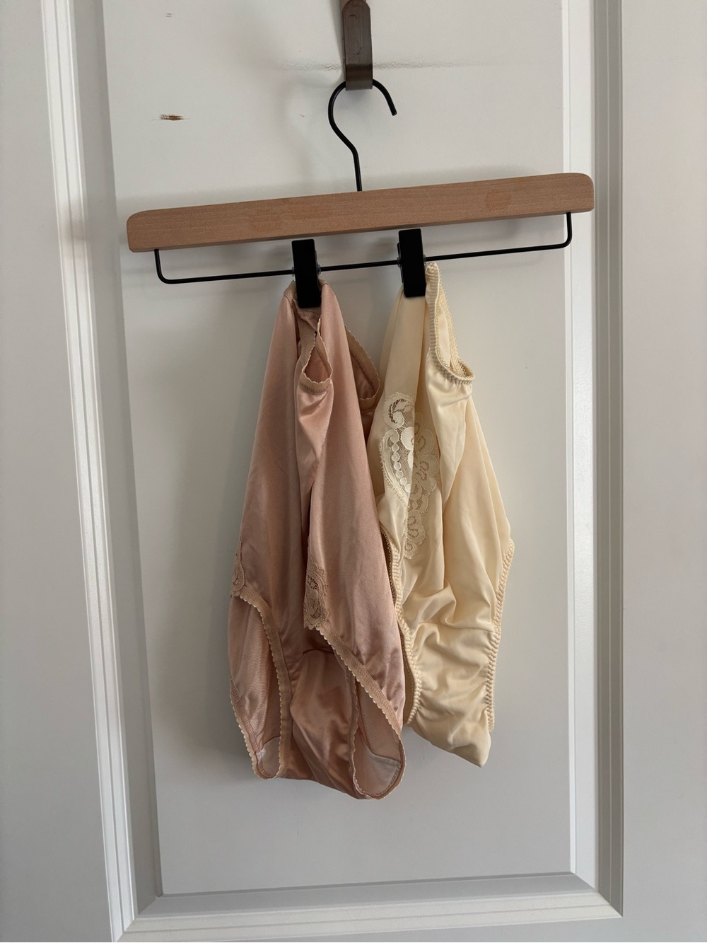 Ladies' Lace-Accent Briefs in Blush and Cream